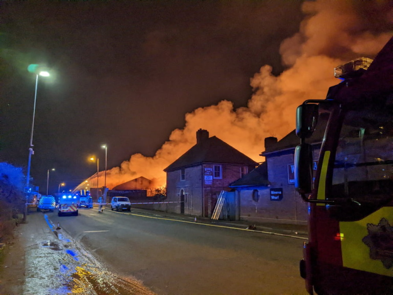 Large fire involving factory units - Wolverhampton - West Midlands Fire ...